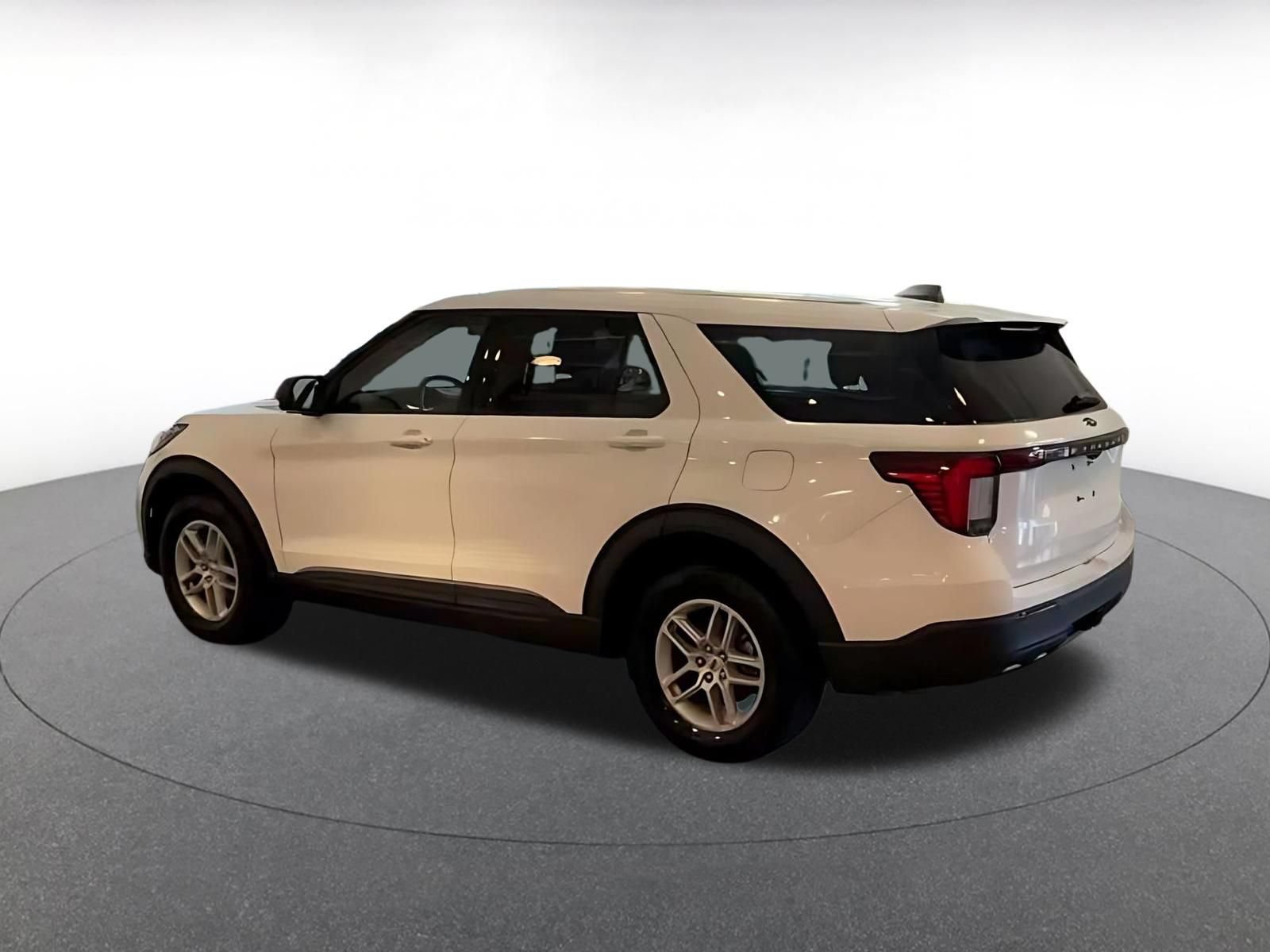 Used 2026 Ford Explorer Active AWD/4WD image 13