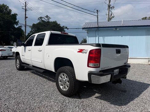 Used 2011 GMC Sierra 2500 SLT w/ SLT Convenience Package AWD/4WD image 4