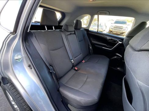 Used 2021 Toyota RAV4 LE image 20