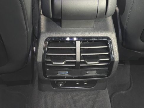 Used 2025 Audi Q3 2.0T Premium image 24