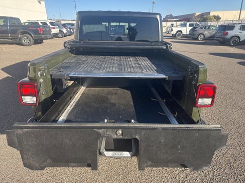 Used 2023 Jeep Gladiator Sport image 7