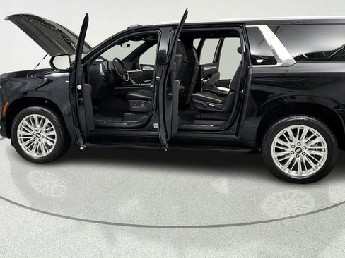 Used 2025 Cadillac Escalade ESV Premium Luxury w/ LPO, Floor Liner Package AWD/4WD image 10