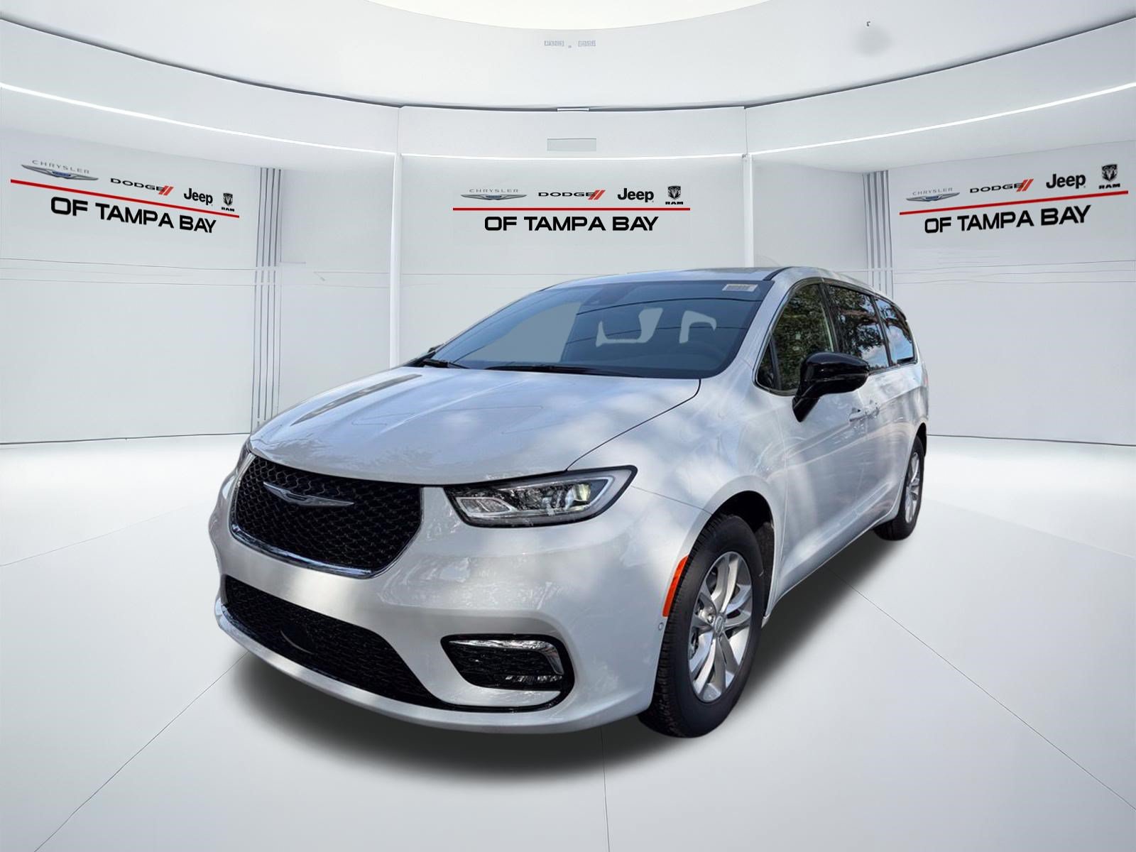 New 2026 Chrysler Pacifica Select FWD image 2
