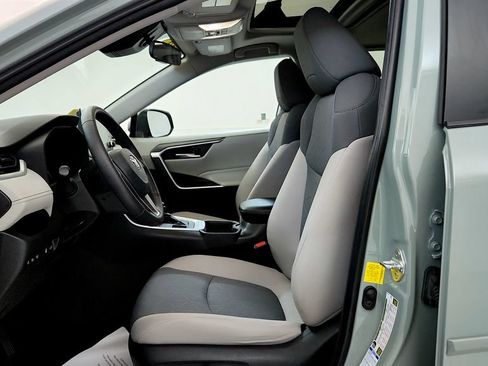 Used 2022 Toyota RAV4 XLE w/ Convenience Package AWD/4WD image 25