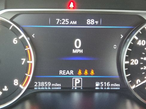 Used 2025 Nissan Altima 2.5 SV FWD image 2