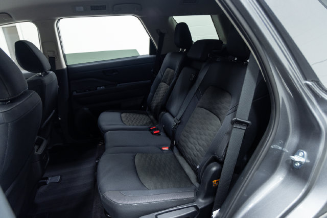 Used 2026 Nissan Pathfinder SV FWD image 22