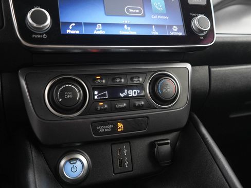 Used 2025 Nissan Leaf S FWD image 22
