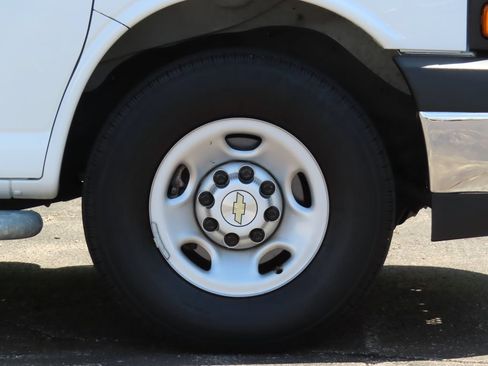 Used 2024 Chevrolet Express 2500 w/ Driver Convenience Package RWD image 11