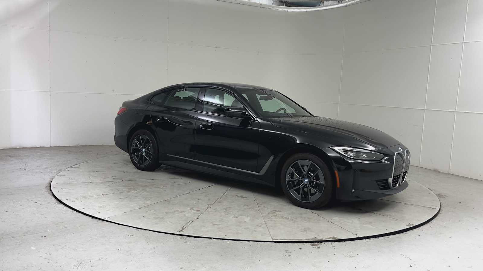 Used 2023 BMW i4 eDrive35 w/ Premium Package RWD image 8