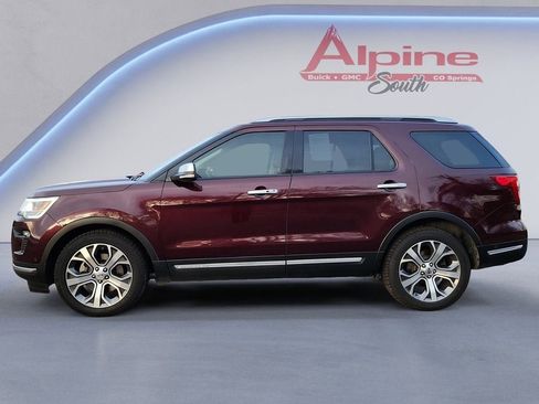 Used 2018 Ford Explorer Platinum image 2