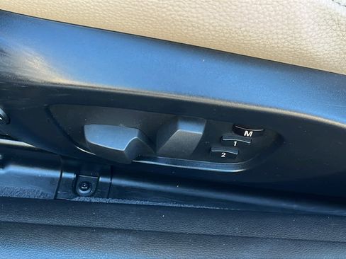 Used 2011 BMW 335i Convertible w/ Premium Pkg image 20