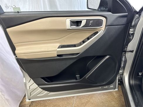 Used 2023 Ford Explorer XLT w/ Equipment Group 202A image 23