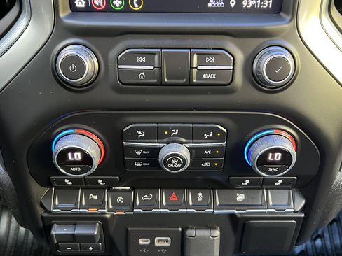 Used 2022 Chevrolet Silverado 1500 LT image 26