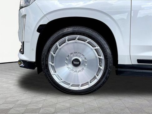 Used 2022 Cadillac Escalade Sport Platinum w/ LPO, Floor Liner Package AWD/4WD image 36
