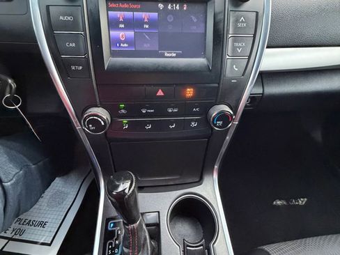 Used 2017 Toyota Camry SE w/ Moonroof Package FWD image 28