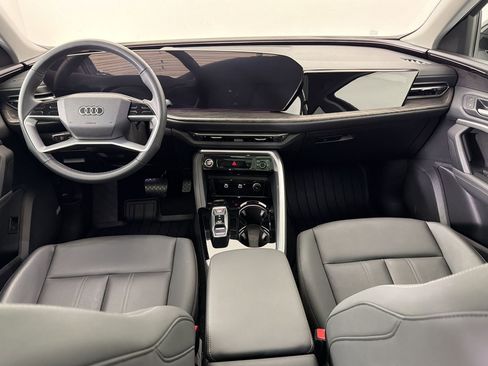 Used 2025 Audi Q5 Premium w/ Convenience Package image 16