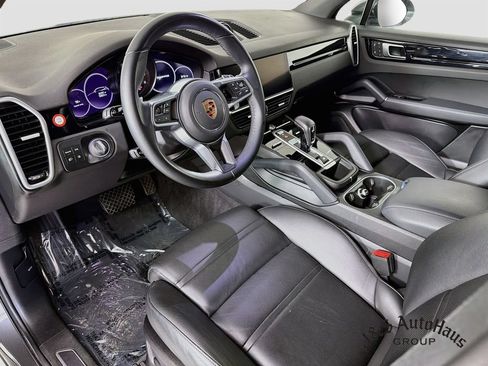 Used 2023 Porsche Cayenne AWD/4WD image 9
