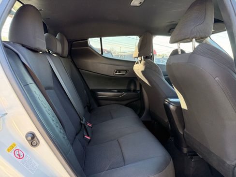 Used 2019 Toyota C-HR XLE image 30