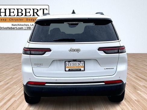 Used 2023 Jeep Grand Cherokee L Laredo image 4