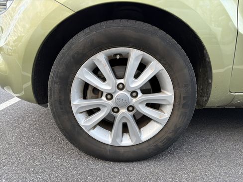 Used 2013 Kia Soul + image 12