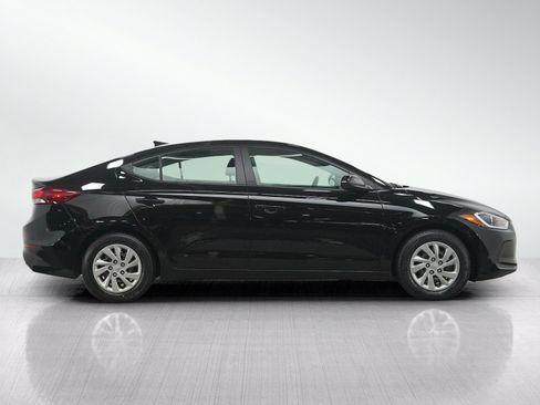 Used 2017 Hyundai Elantra SE w/ Cargo Package FWD image 6