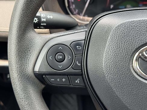 Used 2024 Toyota RAV4 XLE FWD image 11