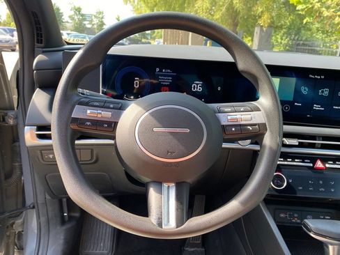 Used 2025 Hyundai Santa Cruz SEL FWD image 11