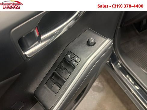 Certified 2021 Toyota Highlander XLE image 12