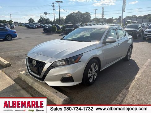 Used 2022 Nissan Altima 2.5 S FWD image 1