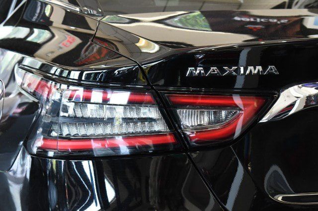 Used 2020 Nissan Maxima 3.5 SV w/ Floor Mat Group FWD image 11