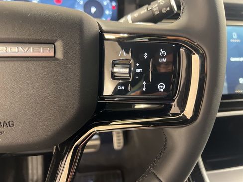 Used 2025 Land Rover Range Rover Evoque Dynamic SE image 13