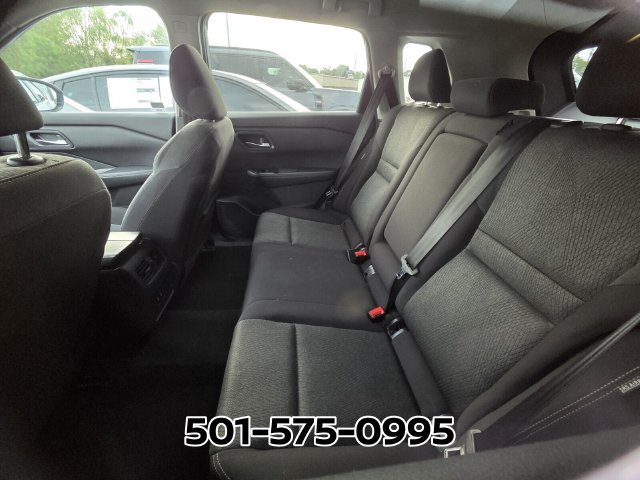 Used 2024 Nissan Rogue SV FWD image 9