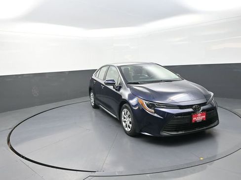 Used 2024 Toyota Corolla LE image 29