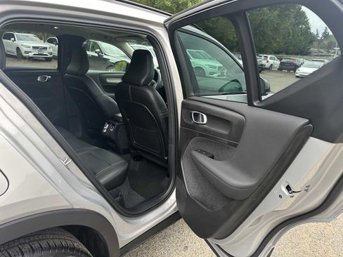 Used 2025 Volvo XC40 B5 Plus w/ Climate Package image 12