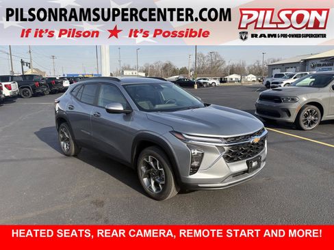 Used 2025 Chevrolet Trax LT w/ LT Convenience Package image 1