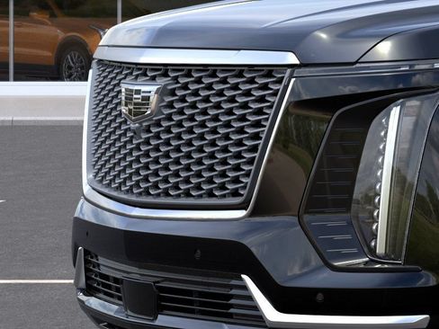 New 2026 Cadillac Escalade Luxury w/ LPO, Radiant Package AWD/4WD image 13