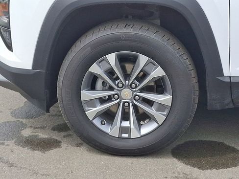 Used 2025 Chevrolet Equinox LT AWD/4WD image 8