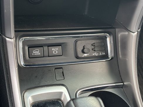 Used 2022 Subaru Ascent Limited image 23