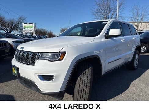 Used 2022 Jeep Grand Cherokee Laredo X AWD/4WD image 3