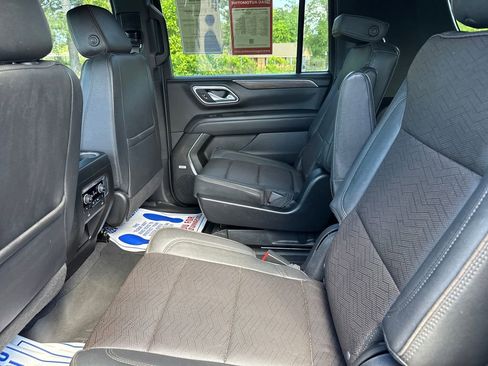 Used 2023 Chevrolet Suburban High Country AWD/4WD image 43