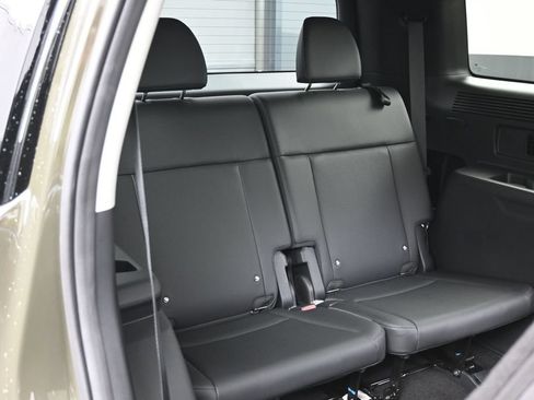 Used 2025 Hyundai Santa Fe SEL FWD image 33