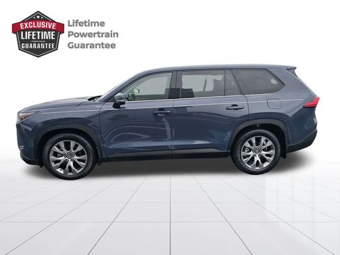 Used 2024 Toyota Grand Highlander FWD image 2