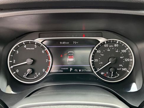 Used 2025 Nissan Rogue SV w/ SV Premium Package image 26