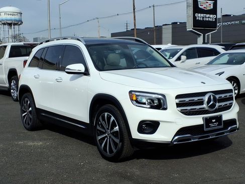 Used 2022 Mercedes-Benz GLB 250 4MATIC image 3