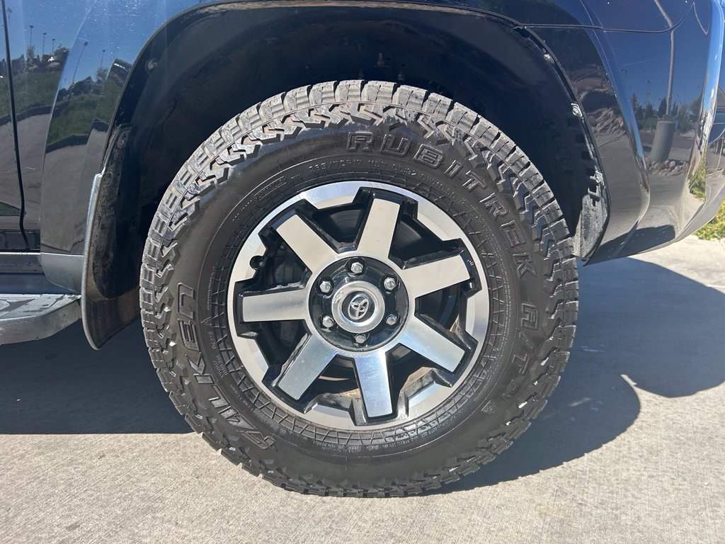 Used 2024 Toyota 4Runner TRD Off-Road Premium AWD/4WD image 33