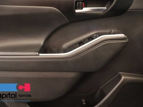 Certified 2025 Toyota Highlander XSE AWD/4WD image 10