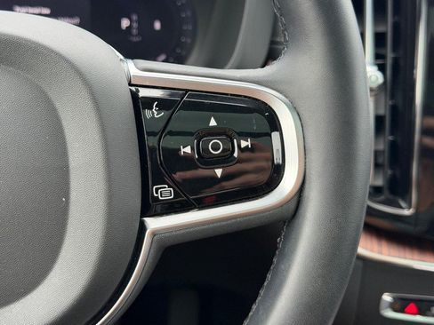 Certified 2023 Volvo XC60 B5 Ultimate w/ Climate Package AWD/4WD image 19