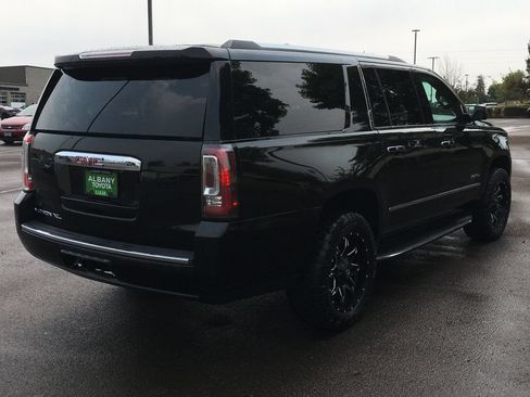 Used 2020 GMC Yukon XL Denali AWD/4WD image 7