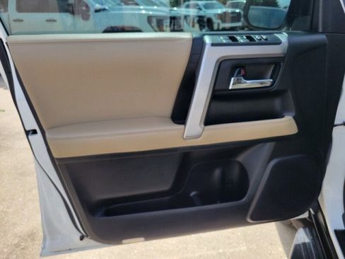 Used 2020 Toyota 4Runner SR5 Premium w/ Moonroof Package RWD image 12