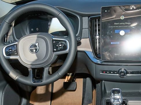 New 2026 Volvo XC90 B6 Plus w/ Protection Package image 27